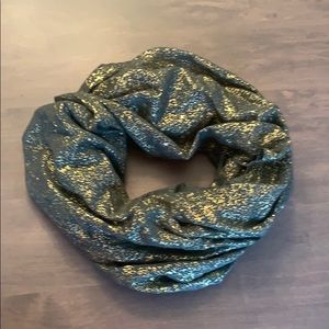 Beautiful Charming Charlie Infinity Scarf🌸